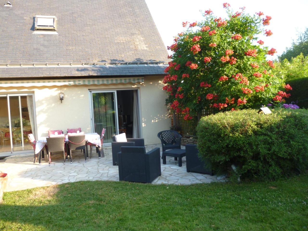 Chez Bernard Et Nicole Bed & Breakfast Betton Dış mekan fotoğraf